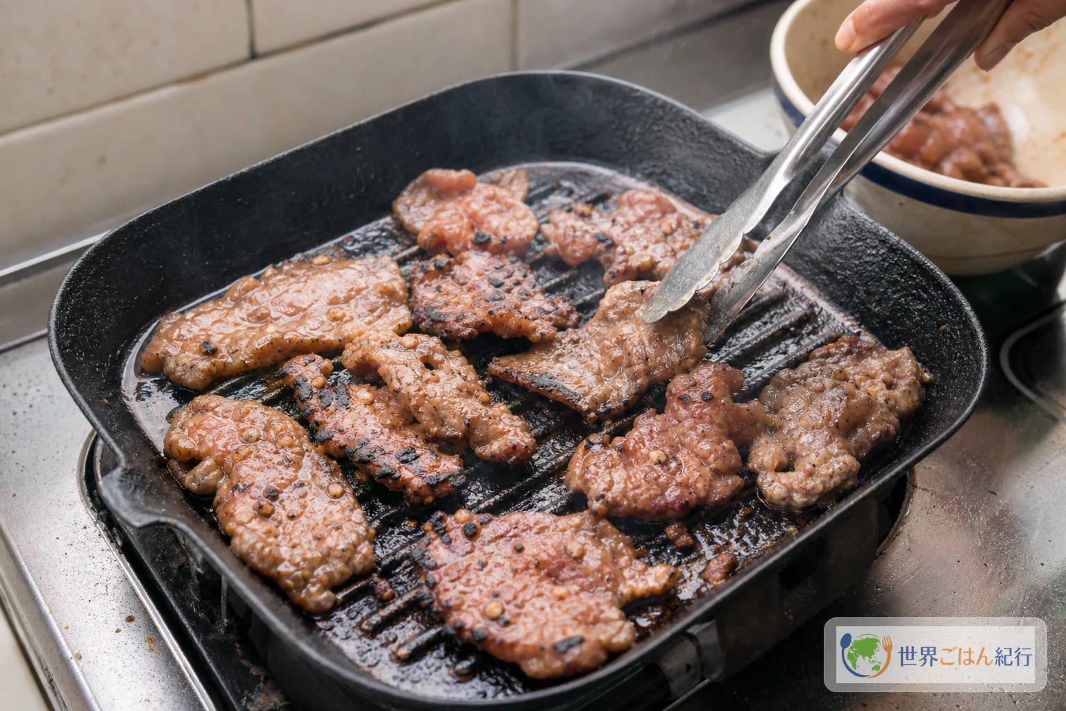 手順4: 豚肉を中強火で焼く